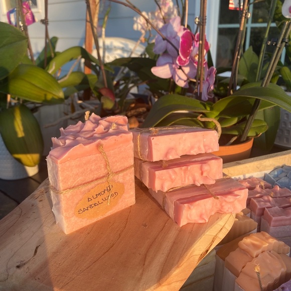 Handmade soap, vegan soap, natural soap. Almond Oil and Sandalwood. - Picture 3 of 3